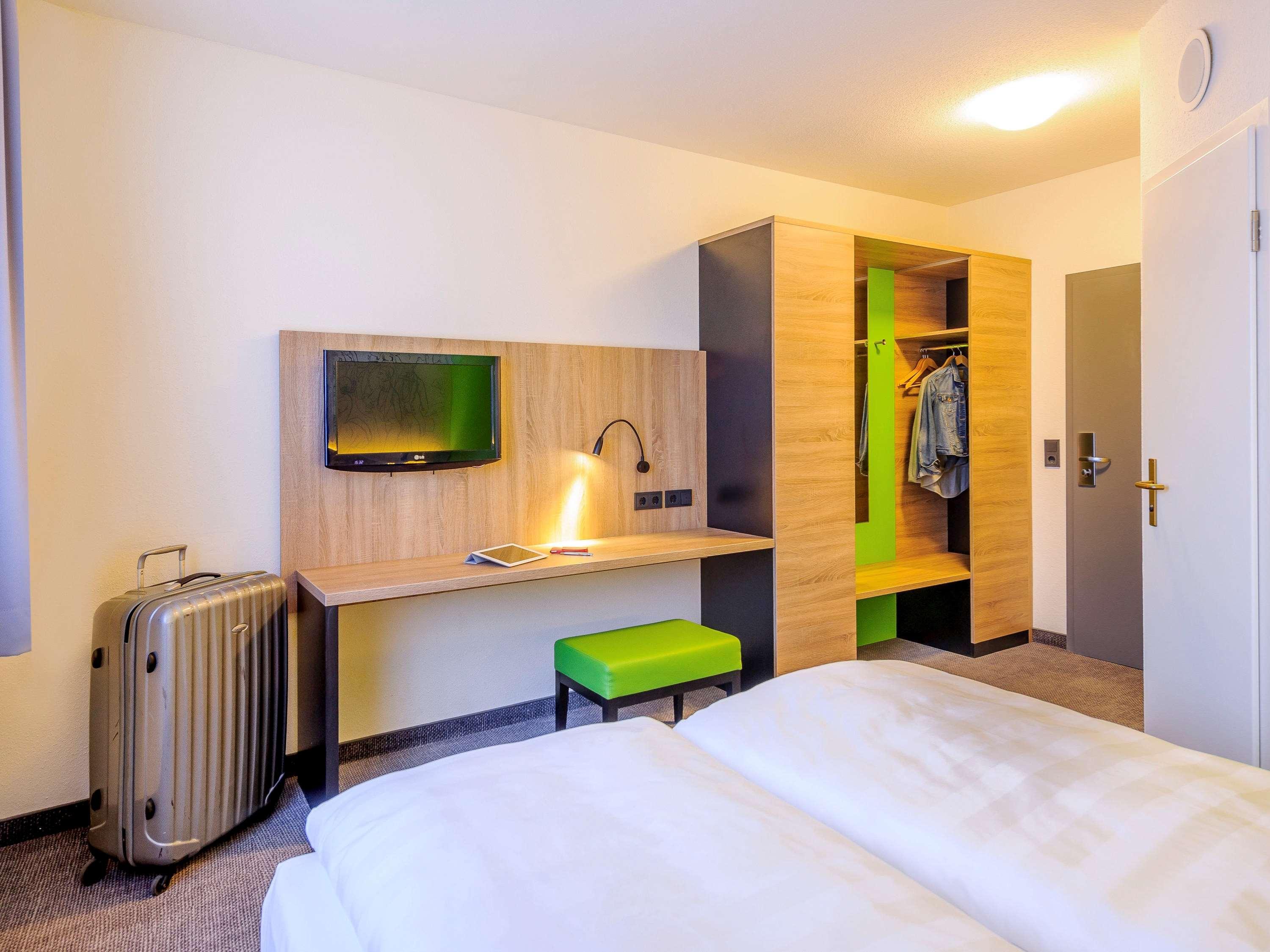 Отель Ibis Styles Halle Галль Экстерьер фото