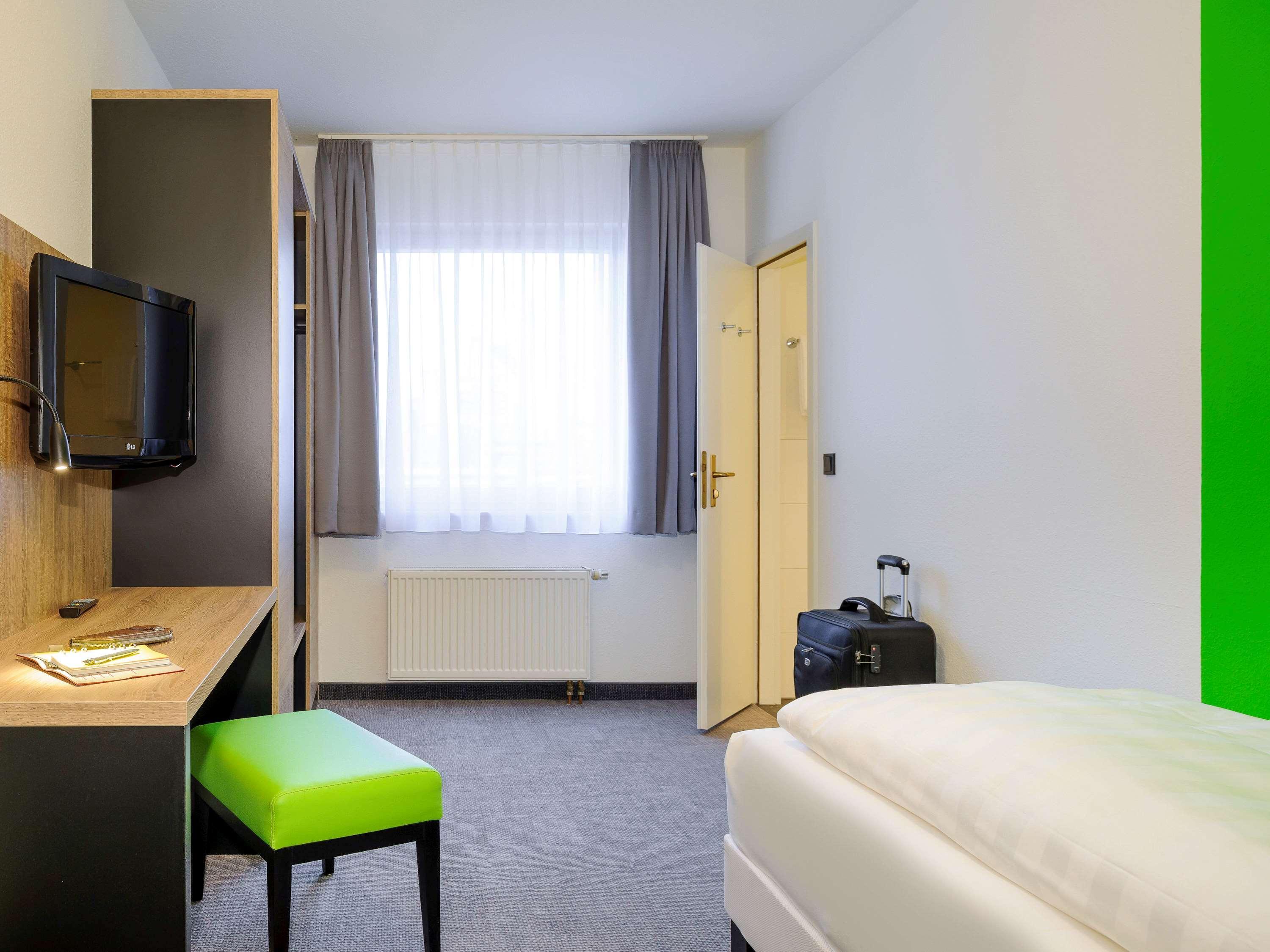 Отель Ibis Styles Halle Галль Экстерьер фото